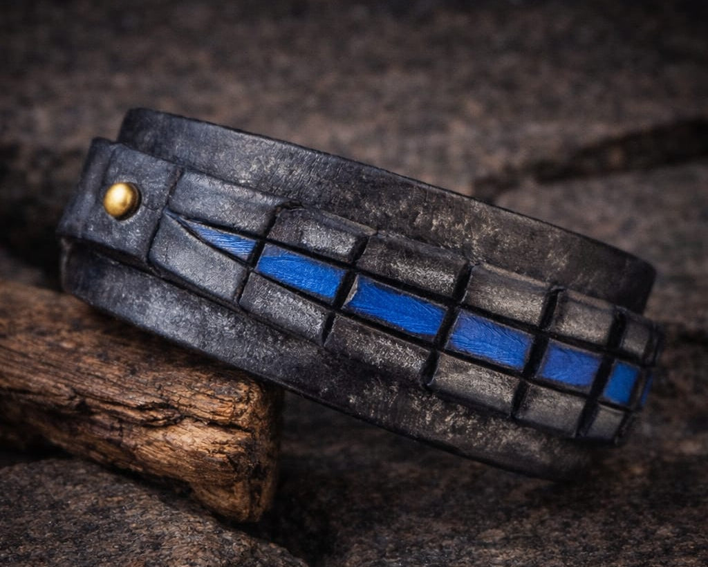 Handcrafted Crocodile-Style Leather Bracelet - Black Gray Wash Blue Accent - 45cm Wide - Ishaor