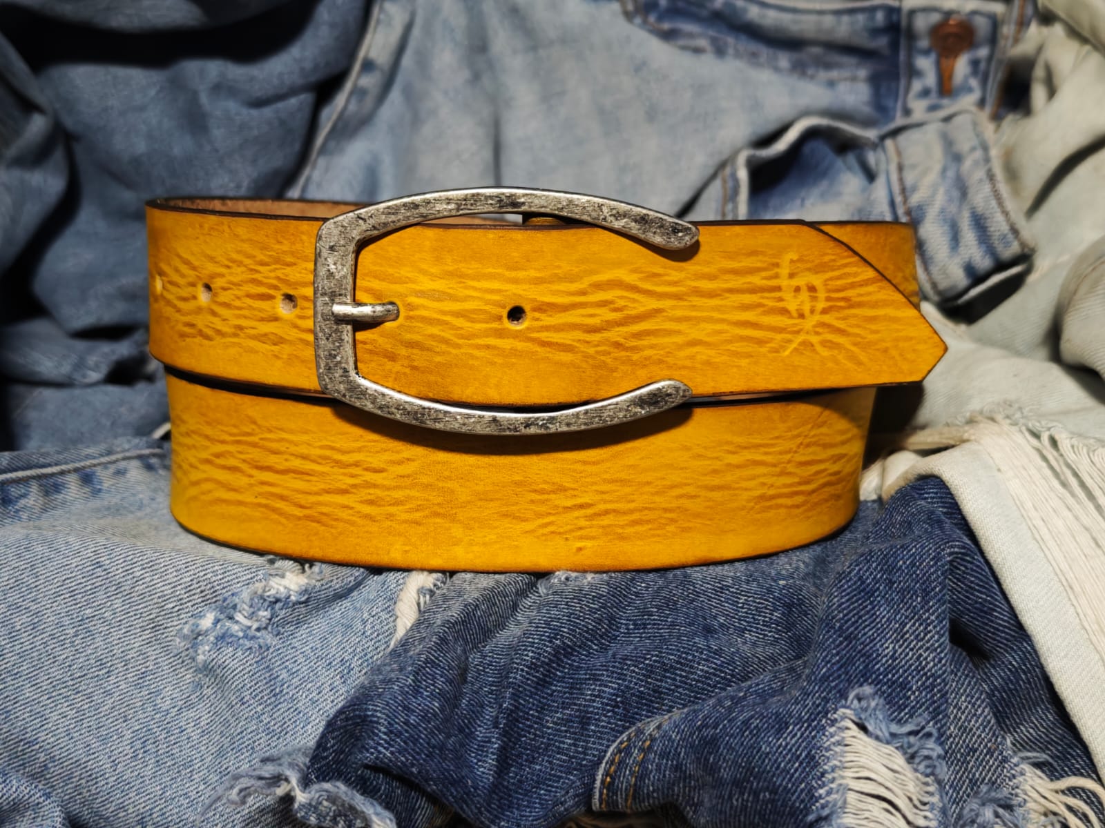 Handmade Yellow Leather Belt with Horseshoe silver Buckle Design - Personalize Gift for Your Loved One