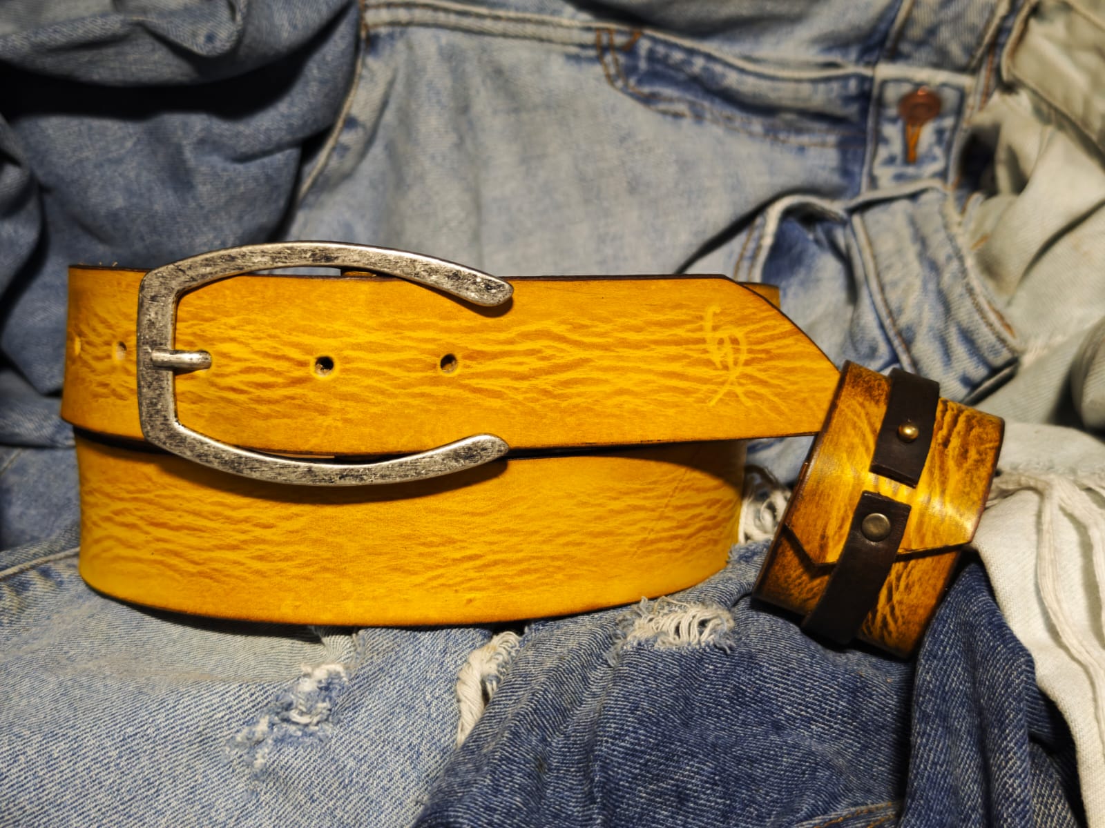 Handmade Yellow Leather Belt with Horseshoe silver Buckle Design - Personalize Gift for Your Loved One