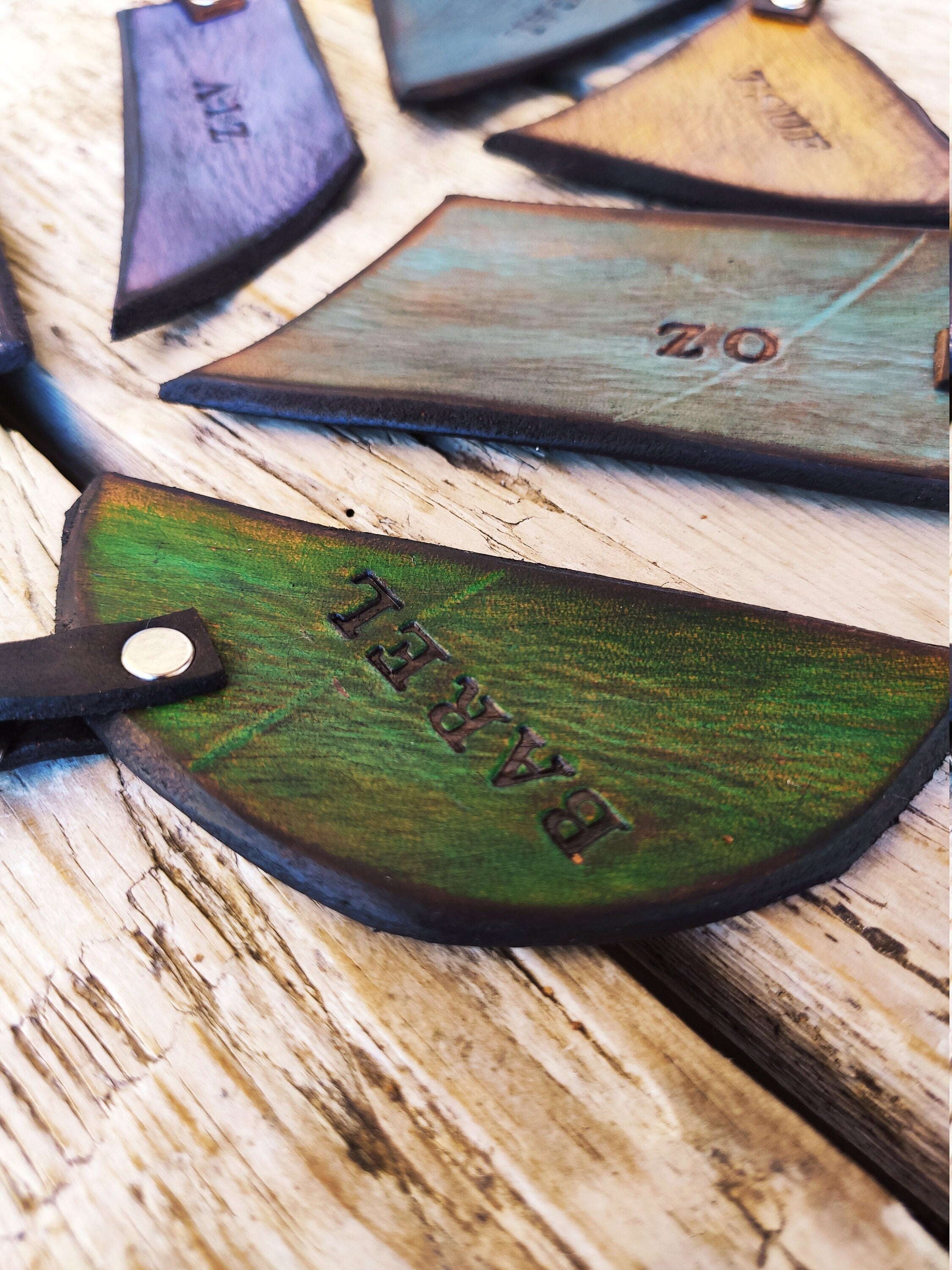 Personalized Leather Family Keychain - Customized Engraved Gift for Loved Ones