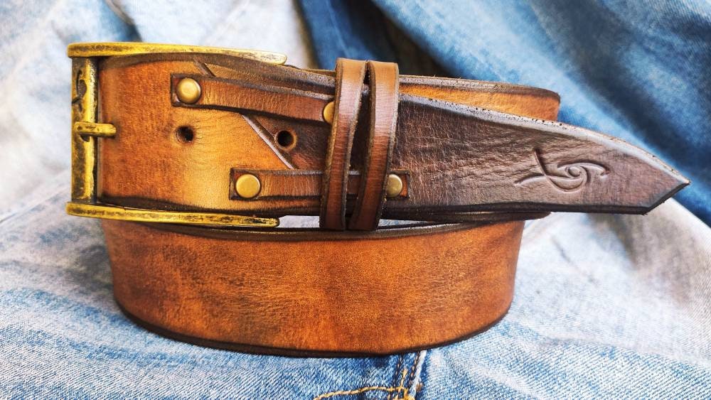 Handmade Brown Leather Men's Belt - Cowboy Fashion - Customizable