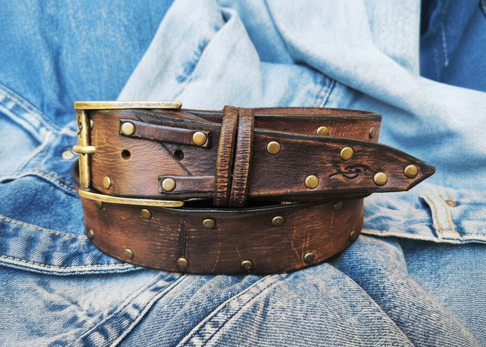 Brown Leather Belt for Guitarists Two-Tone Design Pick Storage and Bronze Studs