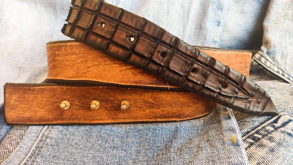 Handcrafted Brown Leather Alligator Textured Belt - Unique Design Without Buckle - Perfect Personalized Gift for Him