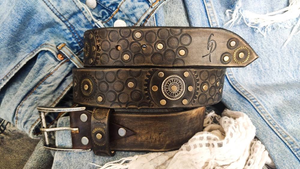 Ishaor Dark brown men's belt embossed with motorcycle gears, vintage finish and rivets, Unique design steampunk belt with silver Concho's for biker