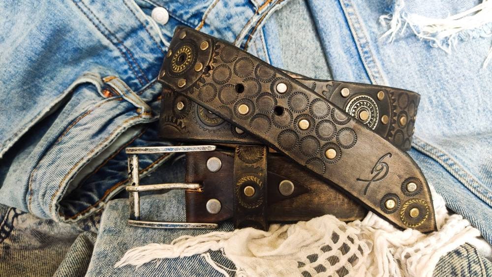Ishaor Dark brown men's belt embossed with motorcycle gears, vintage finish and rivets, Unique design steampunk belt with silver Concho's for biker