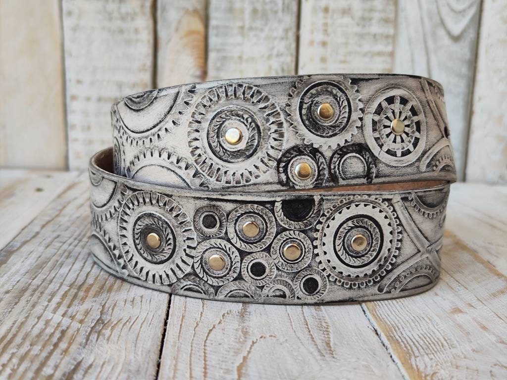 Unique Biker Style - White Leather Belt for Men with Buckle and Motorcycle Design - Customizable by Ishaor