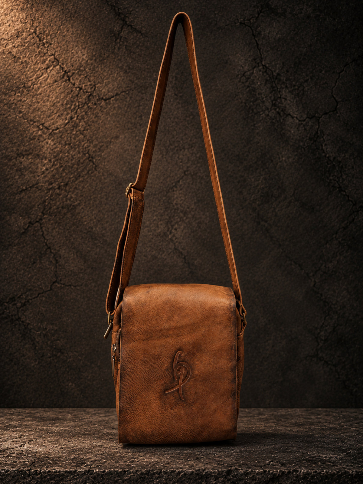 The Distressed Walnut Heritage Leather Bag – Compact Crossbody