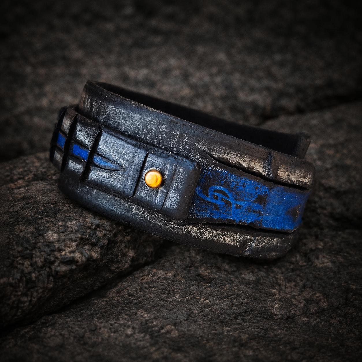 Handcrafted Crocodile-Style Leather Bracelet - Black Gray Wash Blue Accent - 45cm Wide - Ishaor