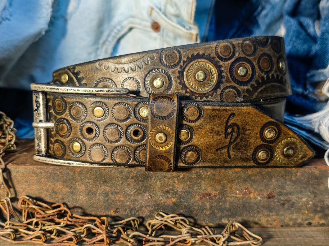 Ishaor Dark brown men's belt embossed with motorcycle gears, vintage finish and rivets, Unique design steampunk belt with silver Concho's for biker