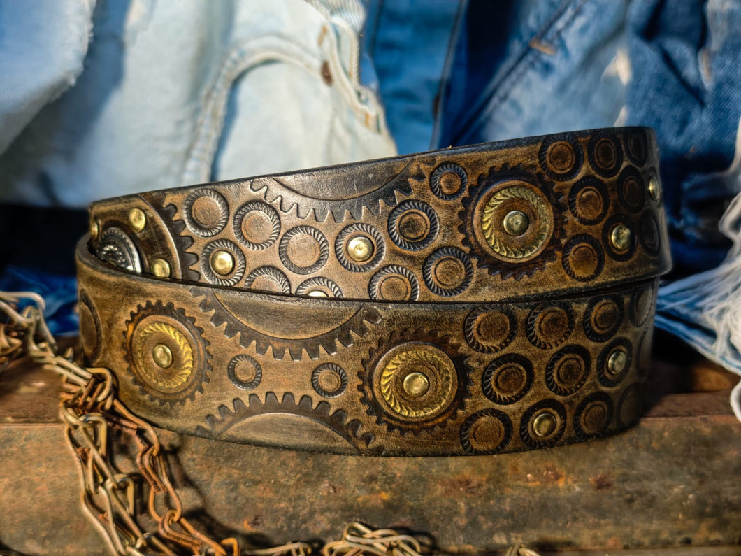 Ishaor Dark brown men's belt embossed with motorcycle gears, vintage finish and rivets, Unique design steampunk belt with silver Concho's for biker