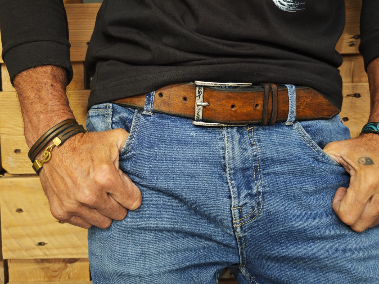 Men's Light Brown Leather Belt With a Metal Buckle