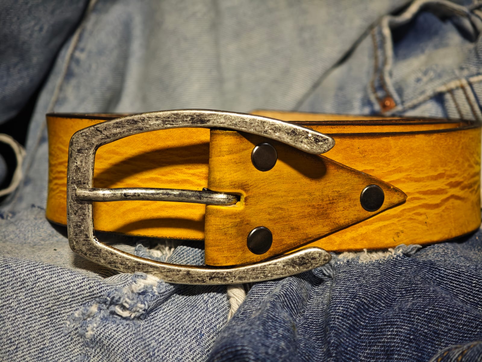Handmade Yellow Leather Belt with Horseshoe silver Buckle Design - Personalize Gift for Your Loved One