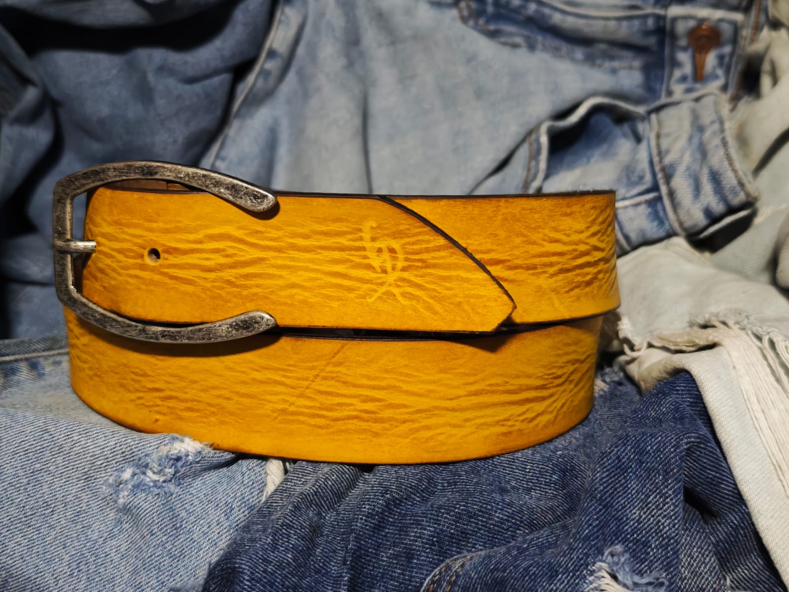 Handmade Yellow Leather Belt with Horseshoe silver Buckle Design - Personalize Gift for Your Loved One