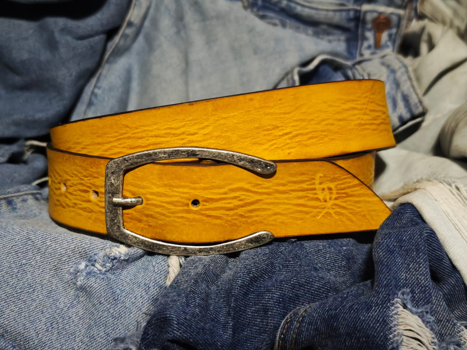 Handmade Yellow Leather Belt with Horseshoe silver Buckle Design - Personalize Gift for Your Loved One