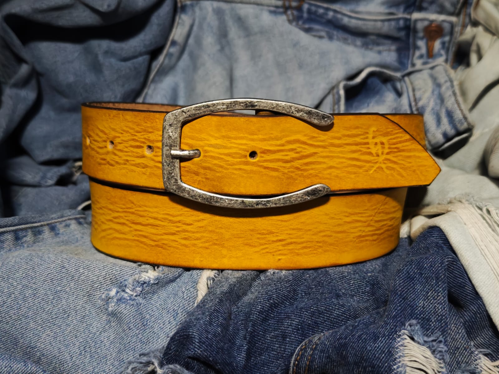 Handmade Yellow Leather Belt with Horseshoe silver Buckle Design - Personalize Gift for Your Loved One