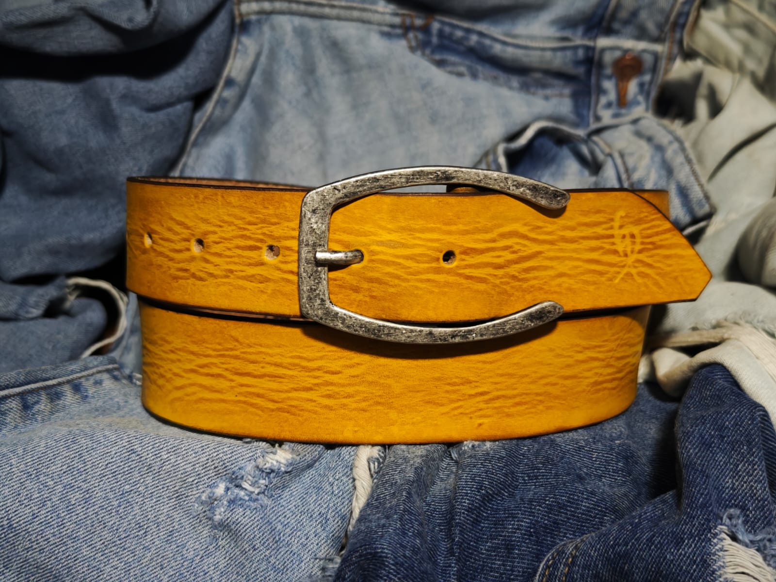 Handmade Yellow Leather Belt with Horseshoe silver Buckle Design - Personalize Gift for Your Loved One