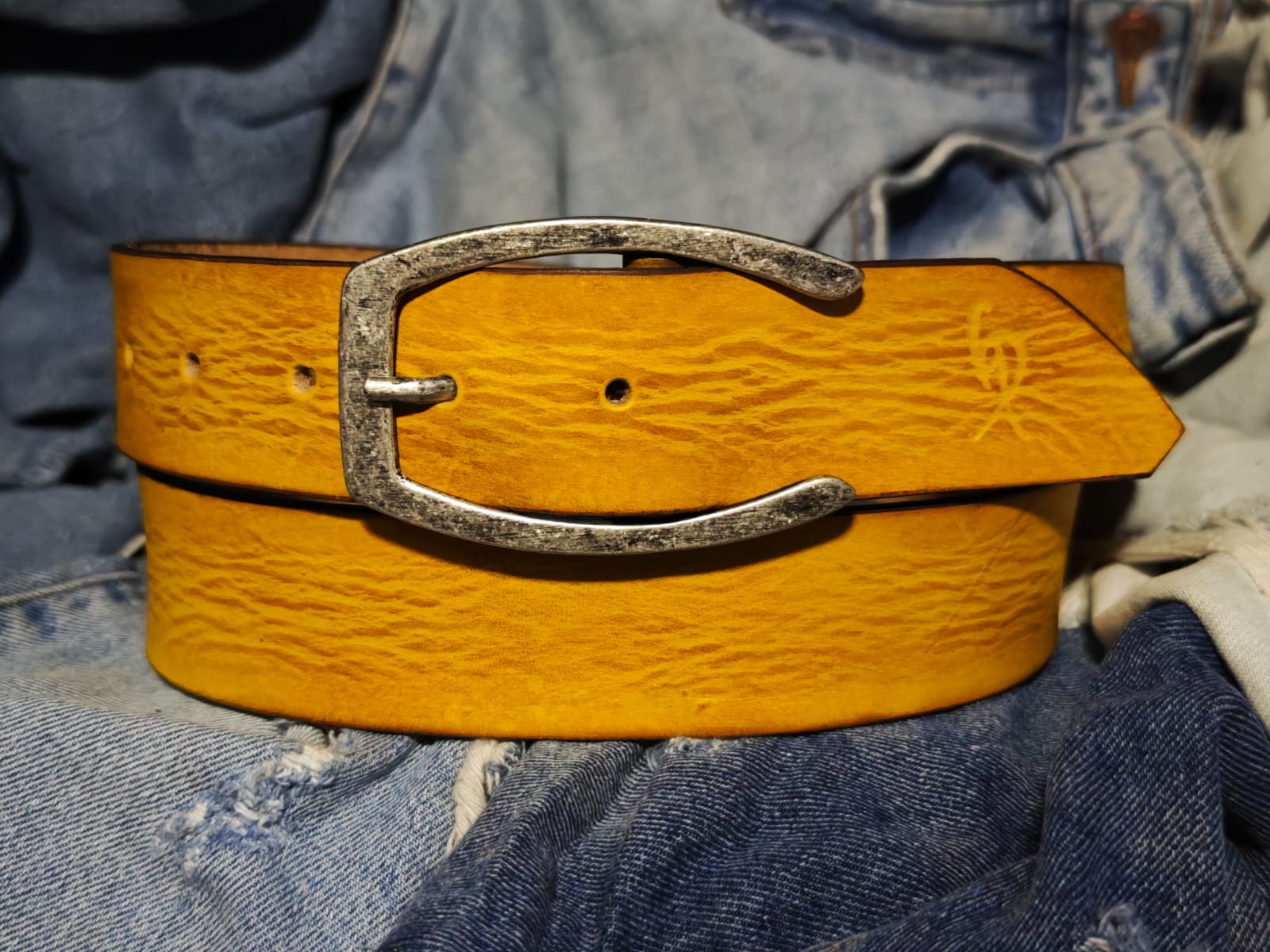 Handmade Yellow Leather Belt with Horseshoe silver Buckle Design - Personalize Gift for Your Loved One