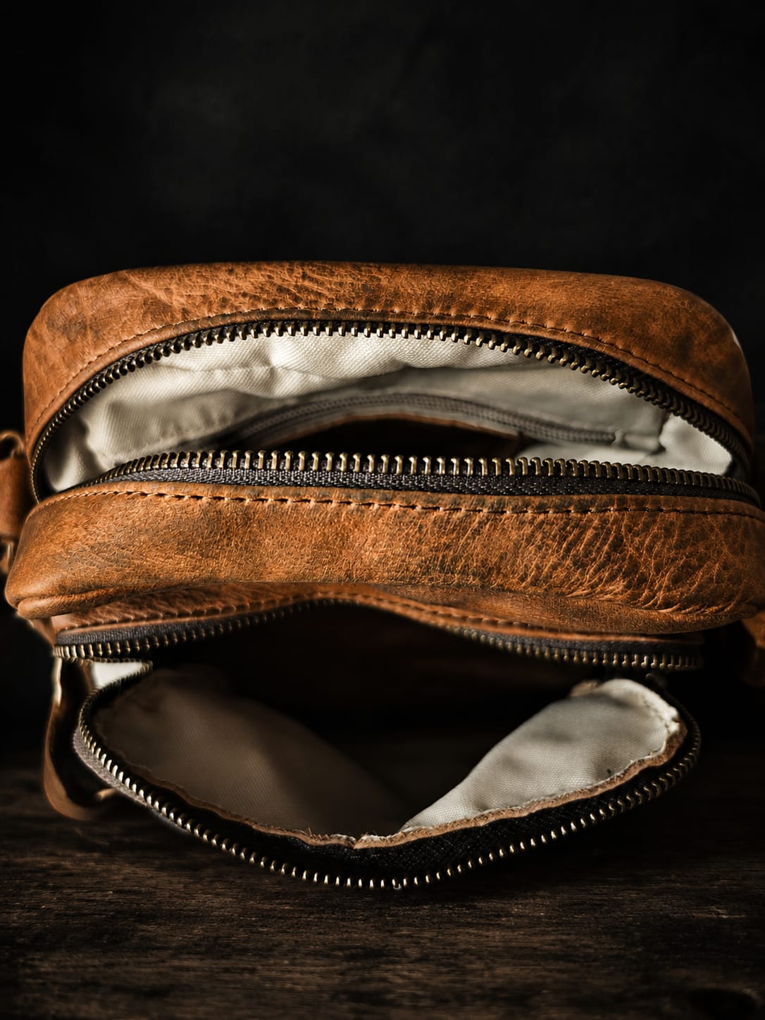 THE DISTRESSED WALNUT HERITAGE LEATHER BAG
