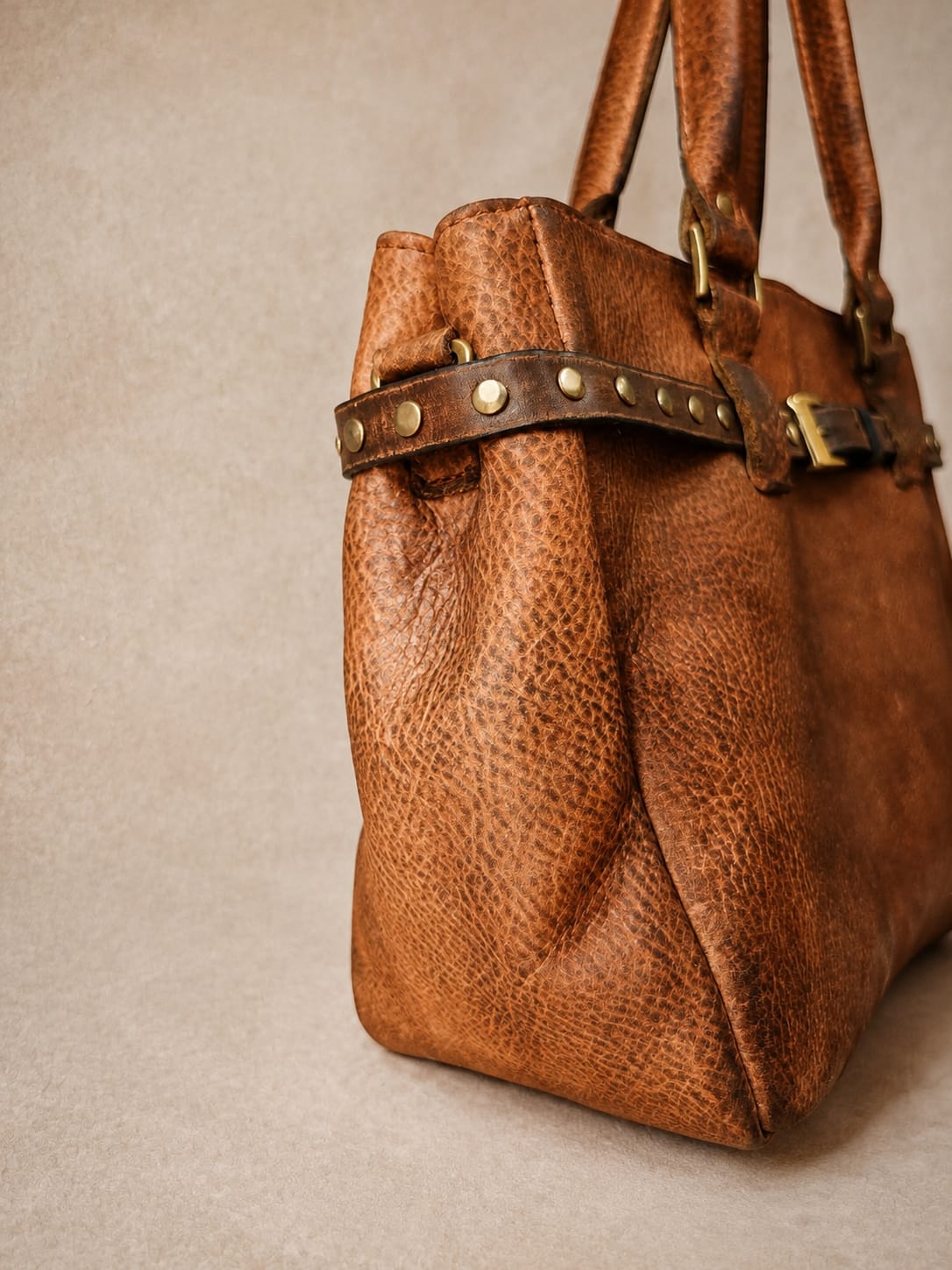 THE COGNAC HERITAGE LEATHER BAG