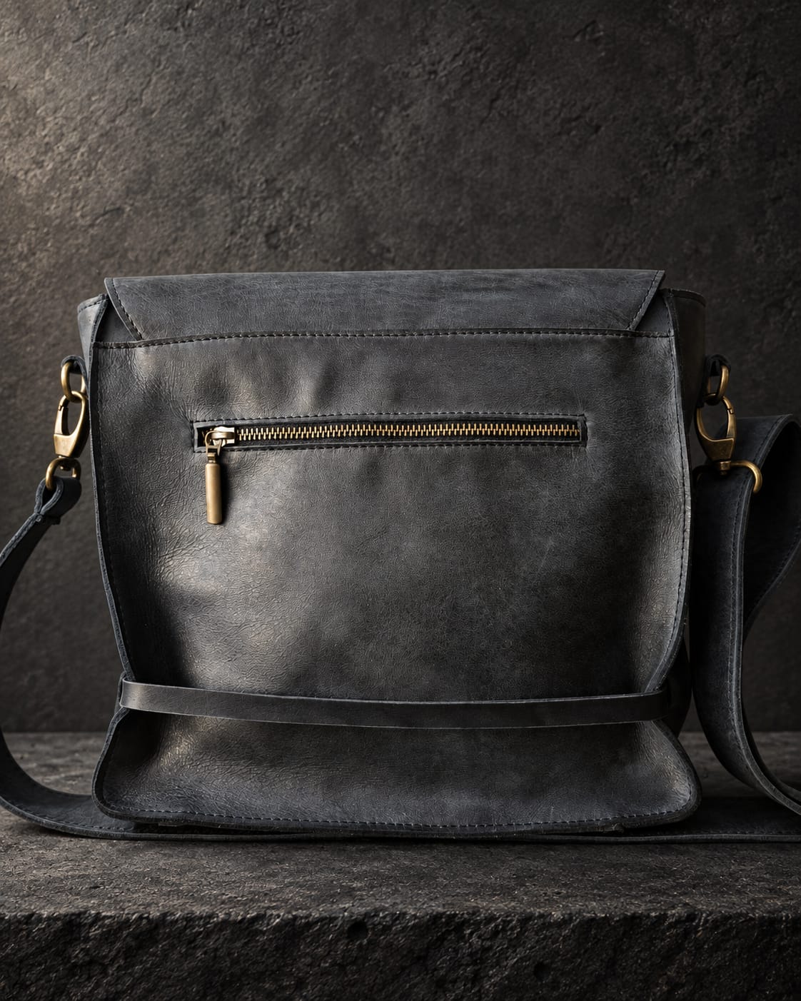 THE CHARCOAL HERITAGE LEATHER BAG