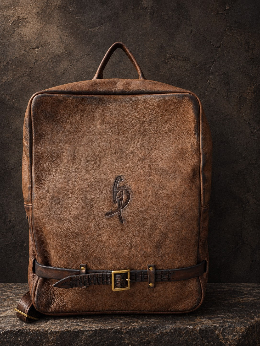 Brown hand-dyed genuine leather laptop backpack with hand-sculpted crocodile-pattern strap and brass buckle – handmade ISHAOR