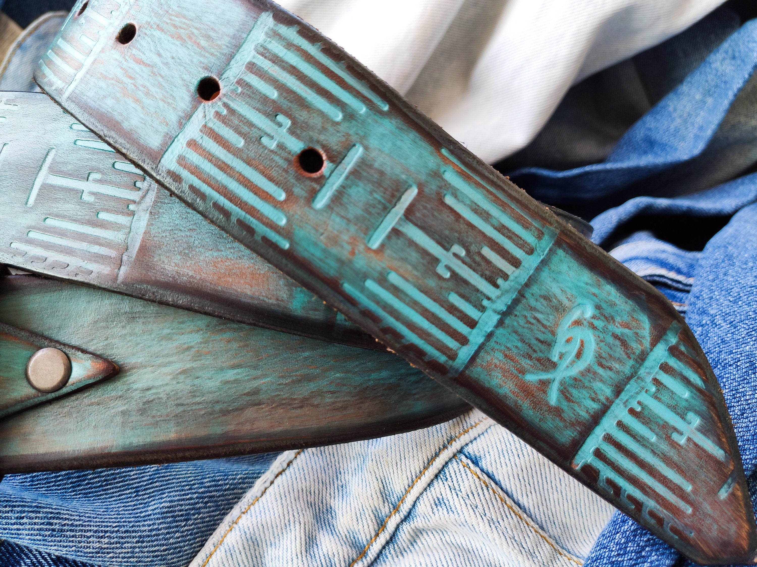 Handmade Personalized Leather Belt with Turquoise Brown Embossed Design - Ideal Christmas Gift for Tech Enthusiasts - Ishaor Cooler Belt