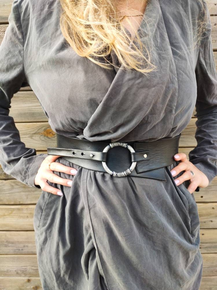 Personalized Handcrafted Black Leather Waist Belt - Wide Dress Belt for Women - Customizable Gift for Her - Silver Ring Closure Personalized Handcrafted Black Leather Waist Belt - Wide Dress Belt for Women - Customizable Gift for Her - Silver Ring Closure