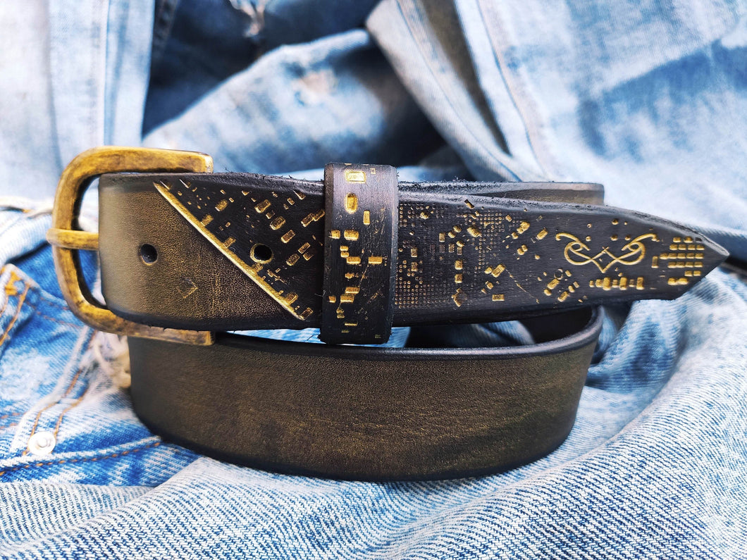 Elegant Black and Gold Hammered Leather Belt with Gold Computer Card Design by Ishaor - the Perfect Gift for Her