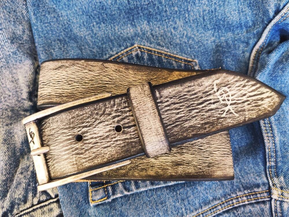 Vintage Mens Leather Belt - Customizable Christmas Gift for Him in Light Grey with Black Wash - Ideal for Jeans