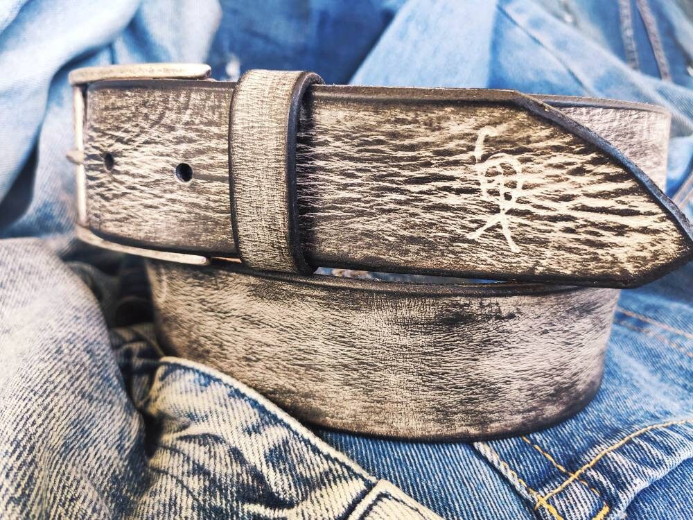 Vintage Mens Leather Belt - Customizable Christmas Gift for Him in Light Grey with Black Wash - Ideal for Jeans