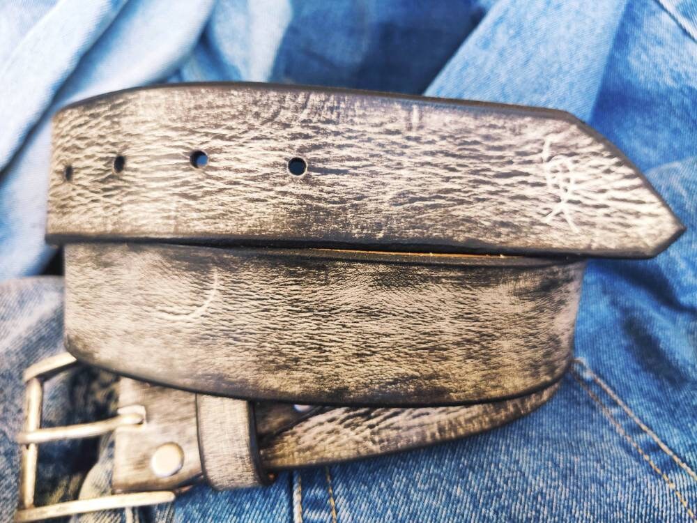 Vintage Mens Leather Belt - Customizable Christmas Gift for Him in Light Grey with Black Wash - Ideal for Jeans
