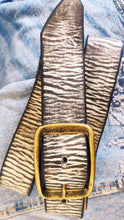 Vintage Leather Mens Belt - Unique Texture Customizable for Christmas Gift - White with Black Wash - 36cm Bronze Buckle