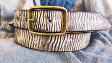 Vintage Leather Mens Belt - Unique Texture Customizable for Christmas Gift - White with Black Wash - 36cm Bronze Buckle