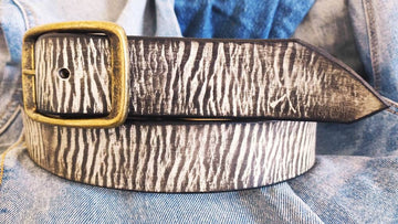 Vintage Leather Mens Belt - Unique Texture Customizable for Christmas Gift - White with Black Wash - 36cm Bronze Buckle