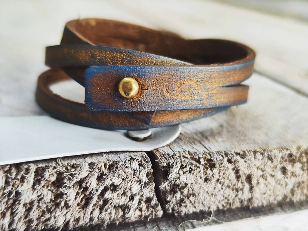 Unique Double Loop Brown Leather Bracelet with Blue and Gold Wash - Versatile Design