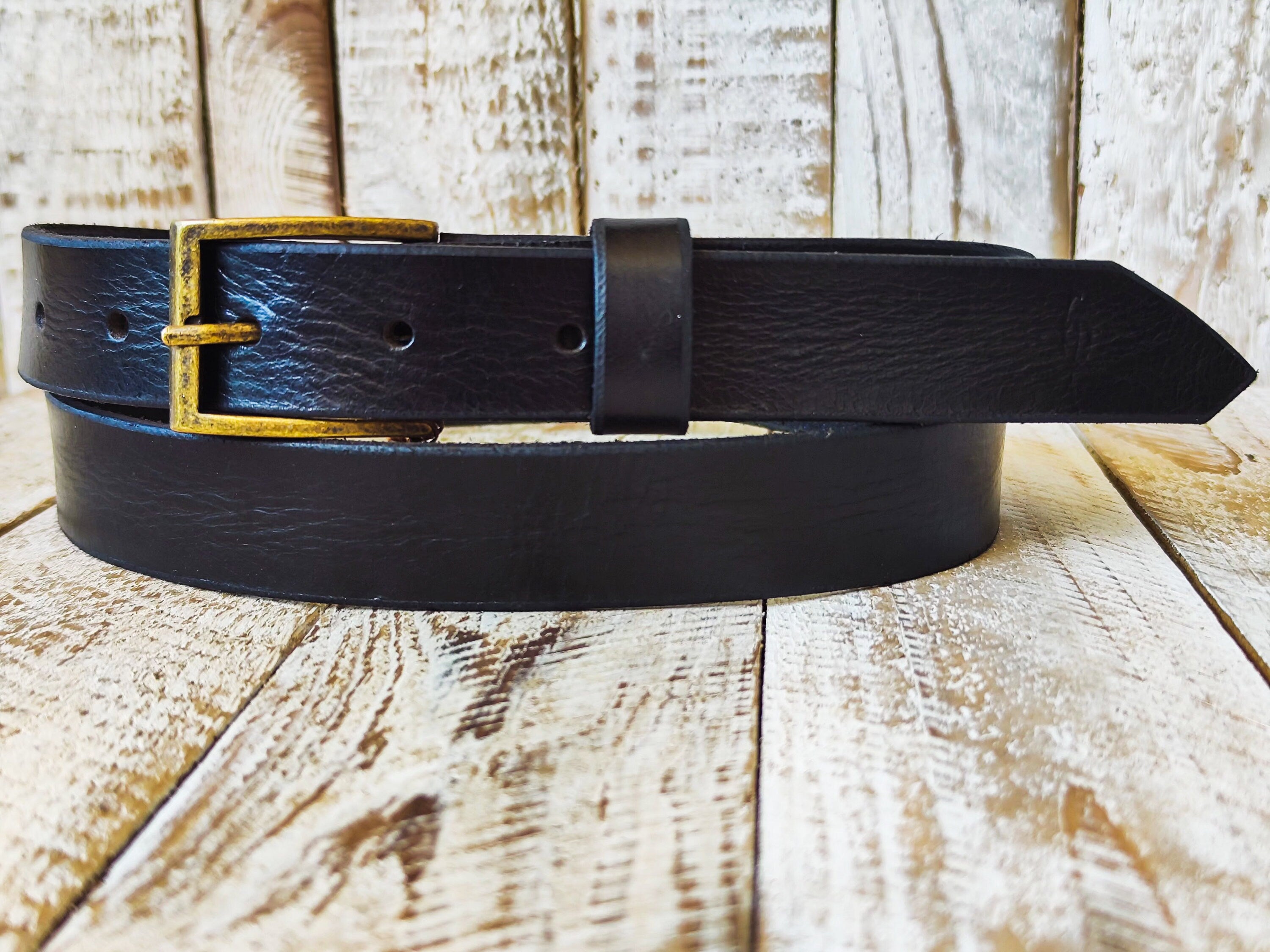 Black Leather Belt with Bronze Buckle - Perfect for Everyday Casual Wear with Jeans