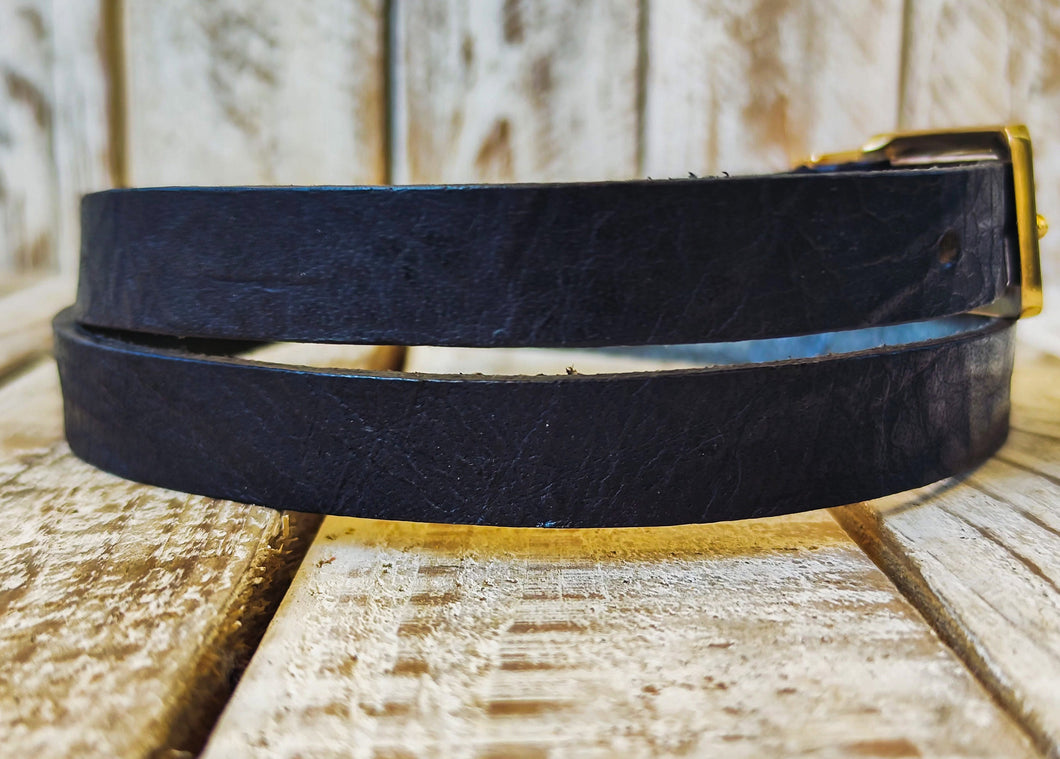 Sleek Black Leather Belt with Elegant Gold Buckle - Stylish Versatile Accessory