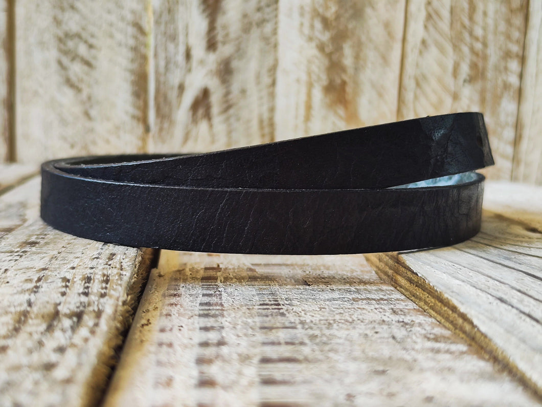 Everyday Black Leather Belt with Silver Buckle - Perfect for Jeans