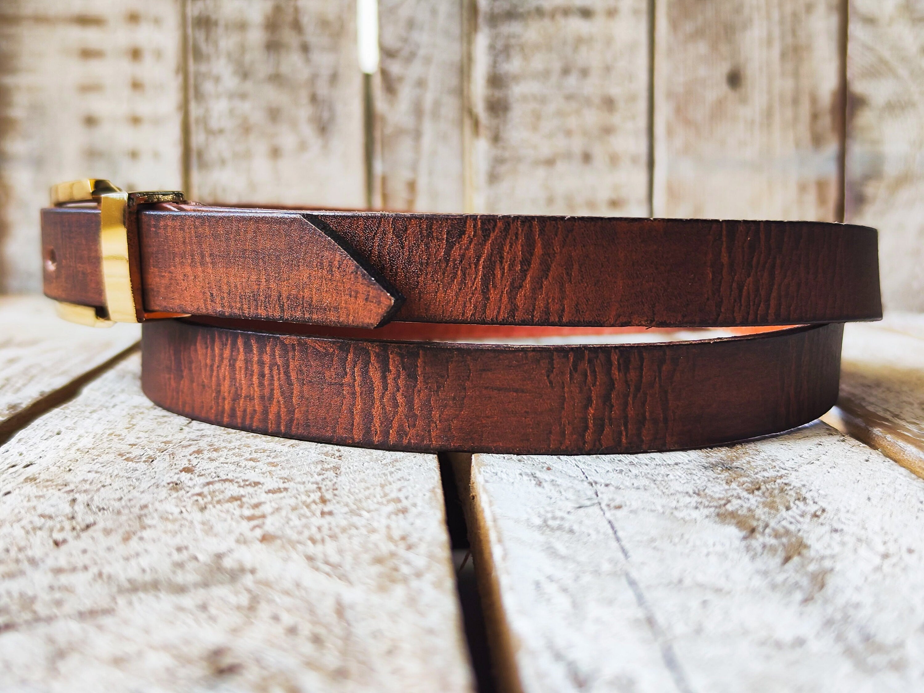 Classic Casual Narrow Brown Leather Belt with Gold Buckle for Everyday Wear - Perfect with Jeans