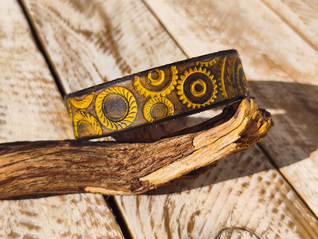 Handcrafted Steampunk Leather Bracelet - 15cm Motorcycle Gear by ISHAOR - Brown Yellow