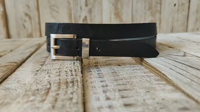Classic Casual Narrow Black Leather Belt with Silver Buckle for Everyday Wear - Perfect with Jeans