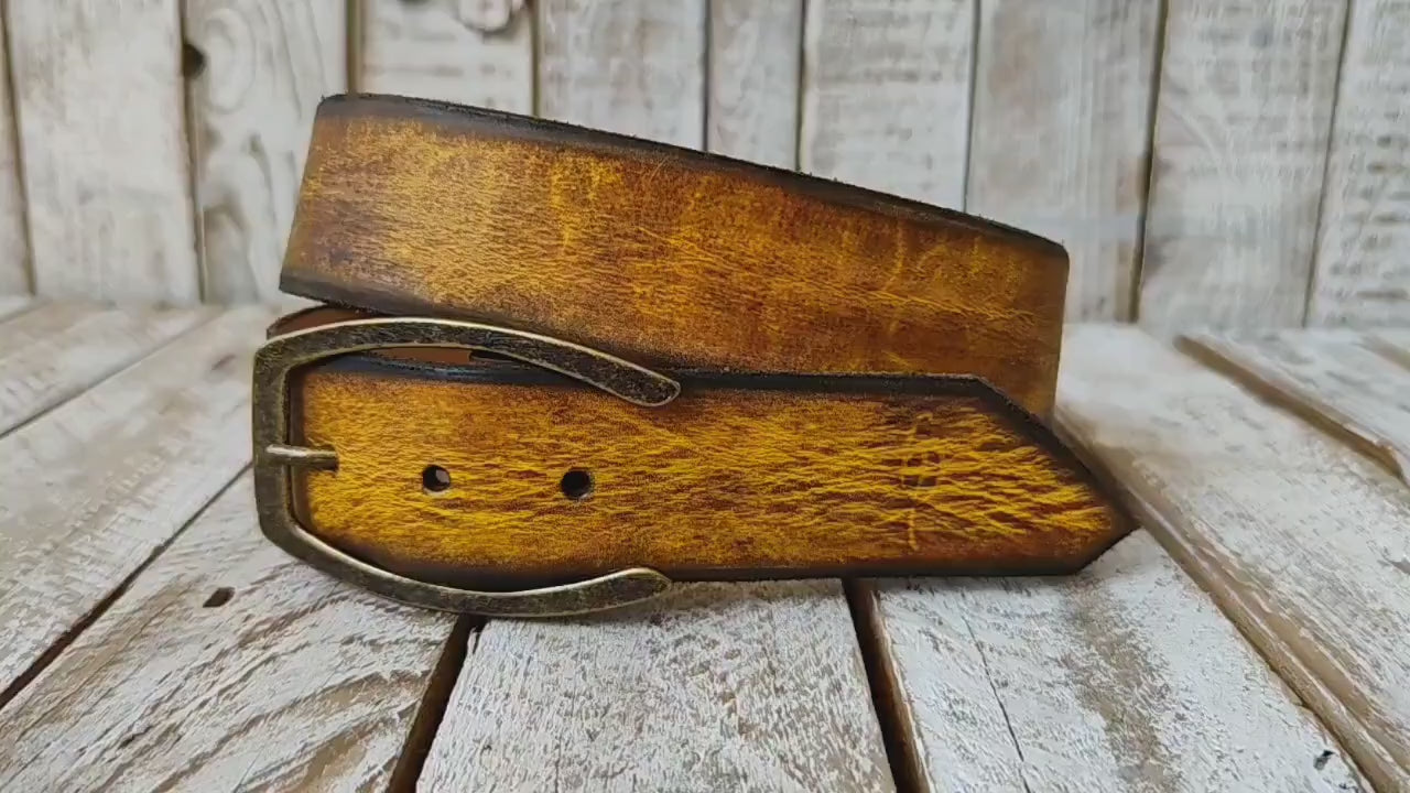 Handmade Yellow Leather Belt with Brown Wash, Distressed Look – 4.2 cm Wide, Bronze Horseshoe Buckle – Perfect for Jeans