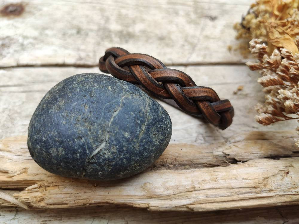 Brown Leather Braid Bracelet - Elegant and Versatile