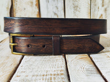 Classic Casual Narrow Leather Belt with Bronze Buckle for Everyday Wear - Perfect with Jeans