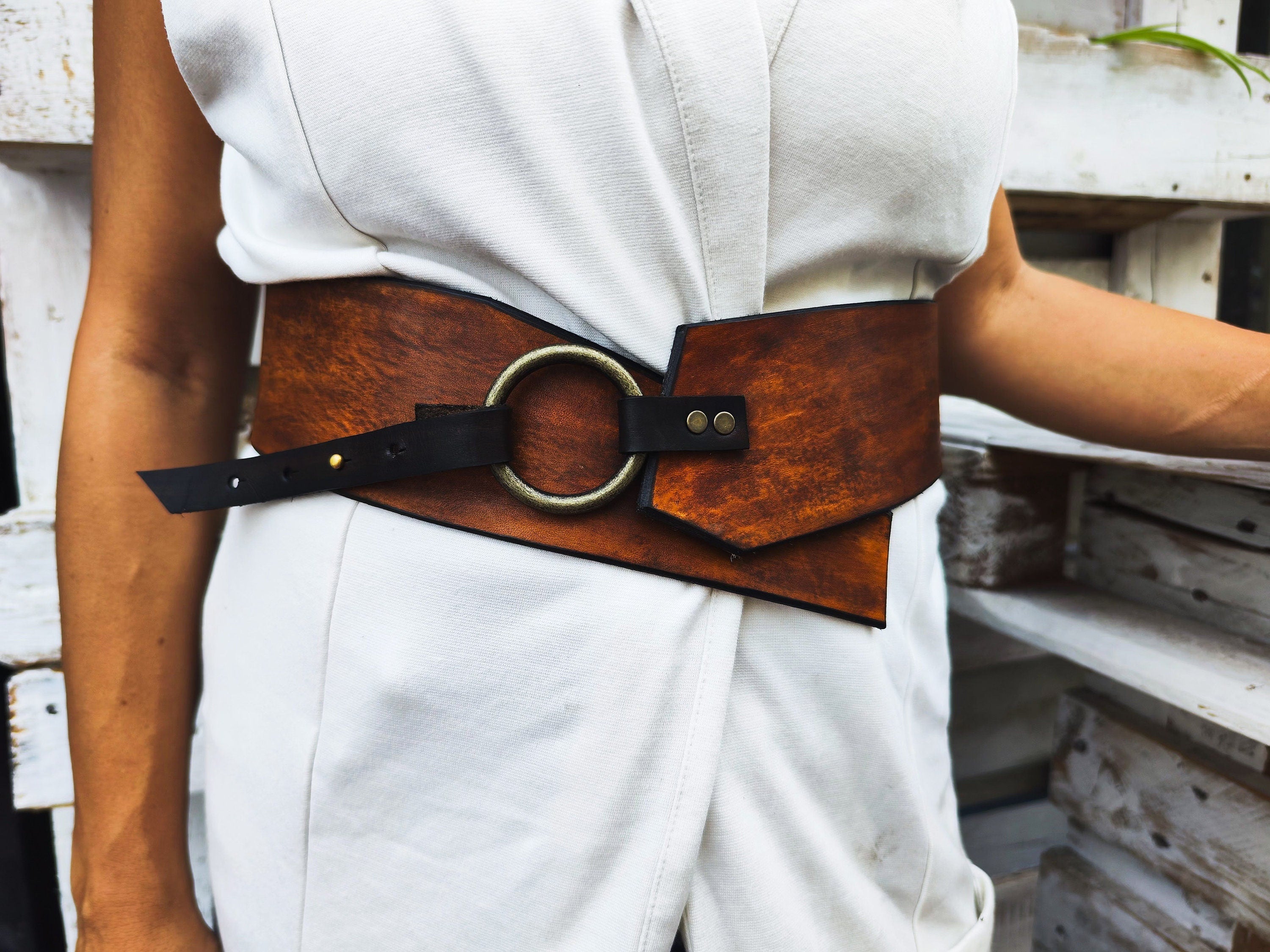 Brown leather waist belt with asymmetrical design and bronze Ring. Brown dress corset  for women, wide leather belt